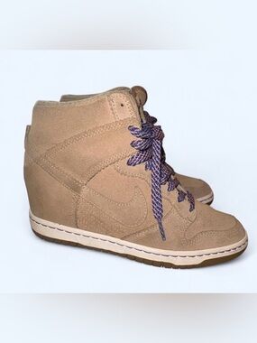 Women’s Nike Ski High dunks with hidden wedge